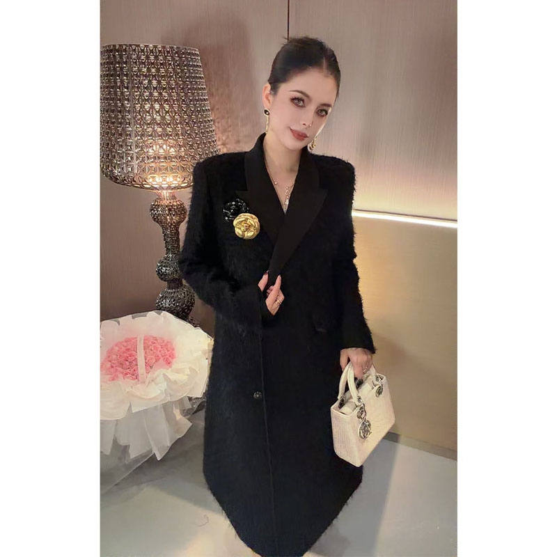 （不配胸针）翻领拼接毛絮絮中长款外套WT31176