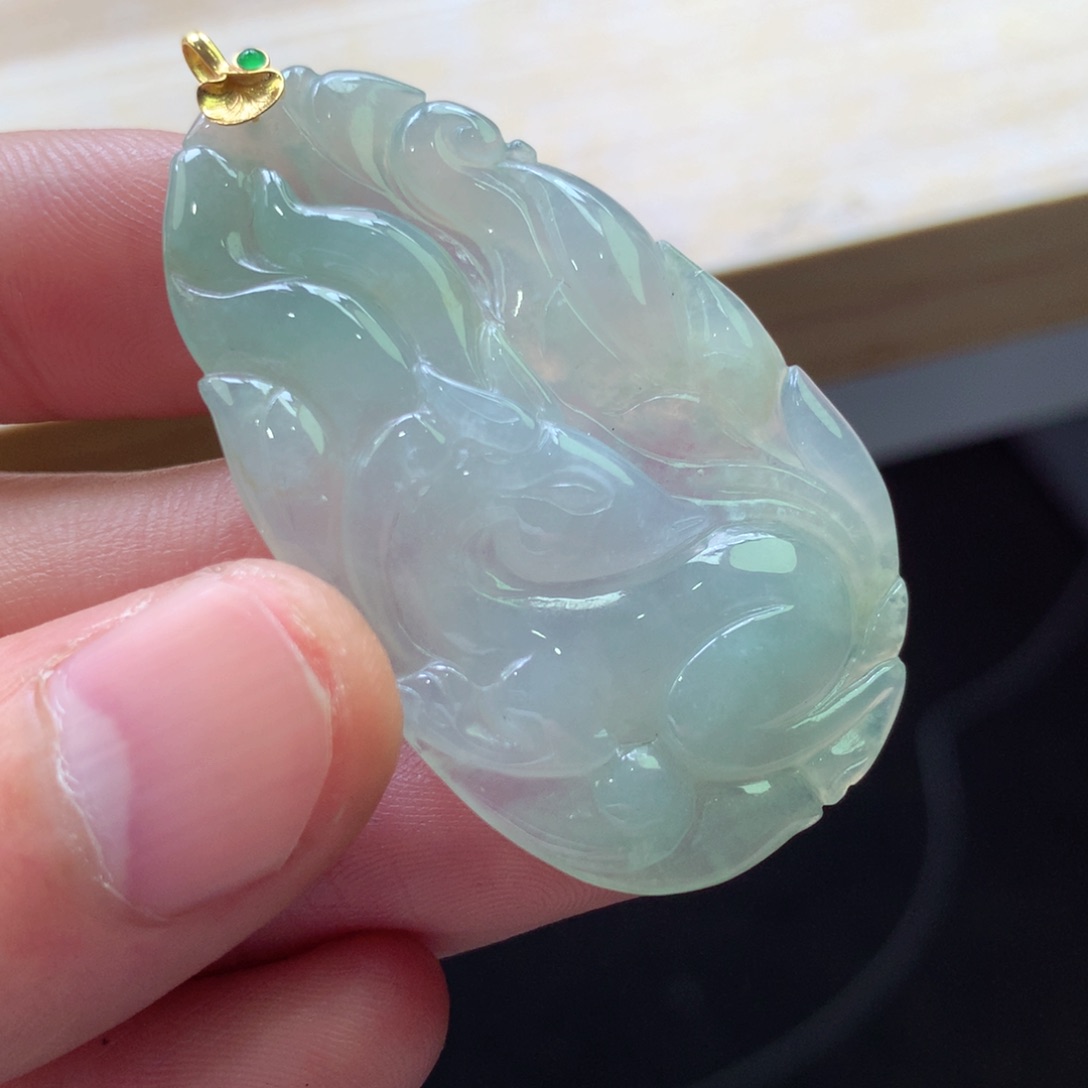 翡翠颈饰18K金镶嵌吊坠