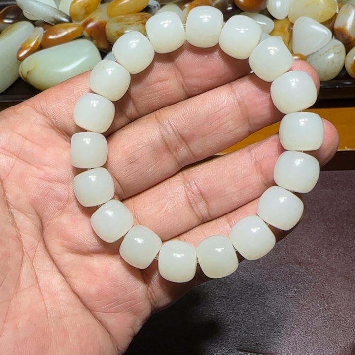 和田玉（白玉）手串未镶嵌壹***戈