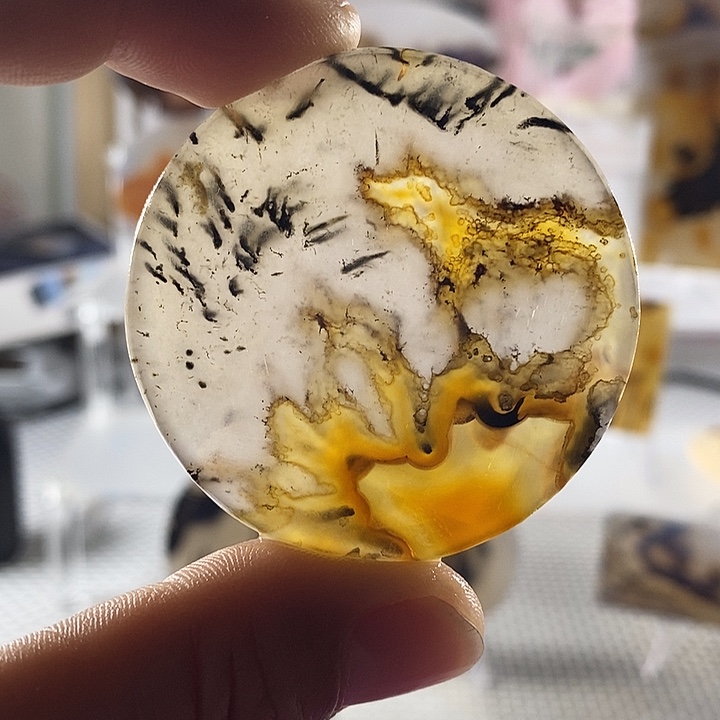 伊***5玛瑙/玉髓未镶嵌颈饰