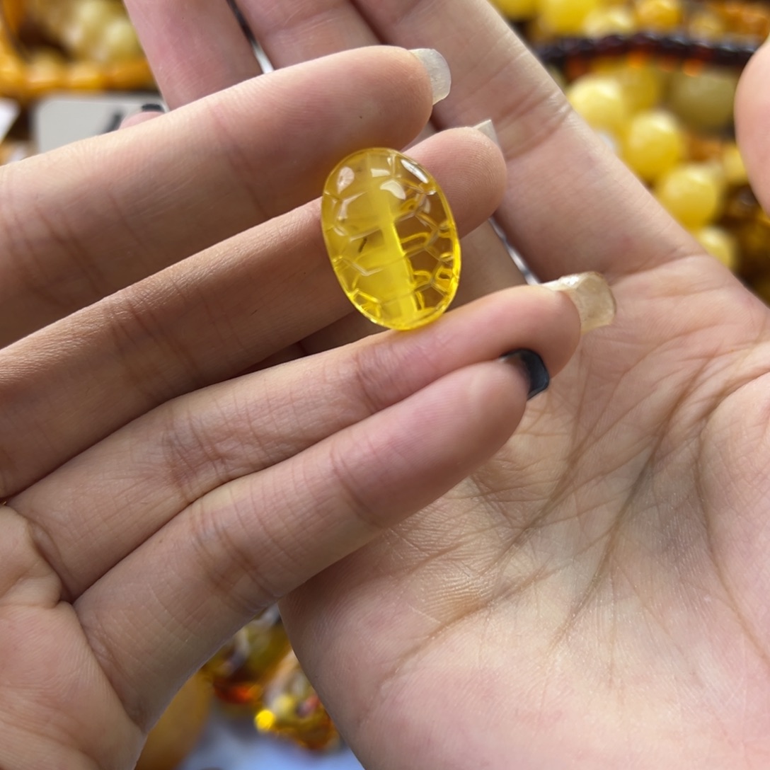 琥珀珠宝奇石未镶嵌