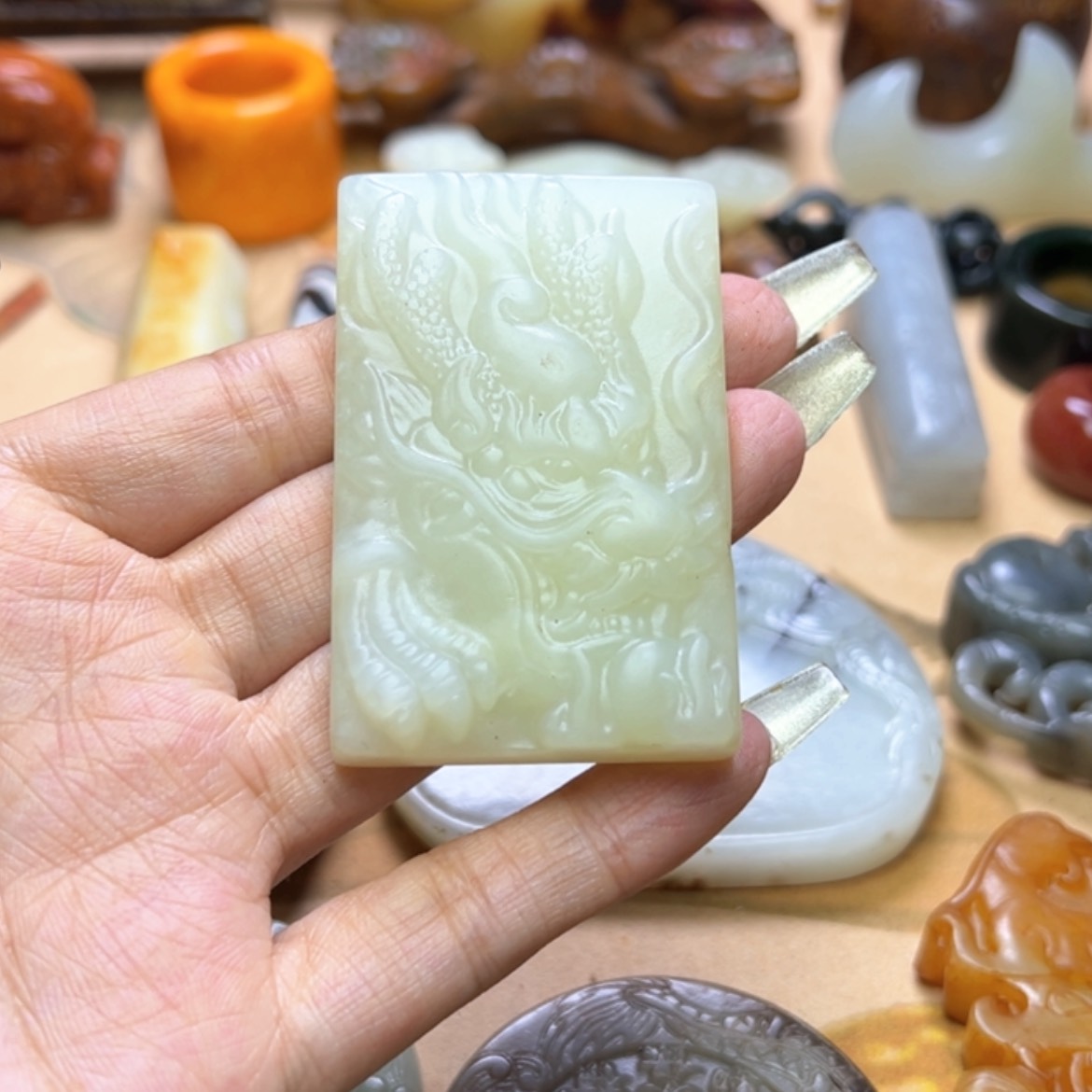 【闪购商品】蛇纹石玉颈饰未镶嵌