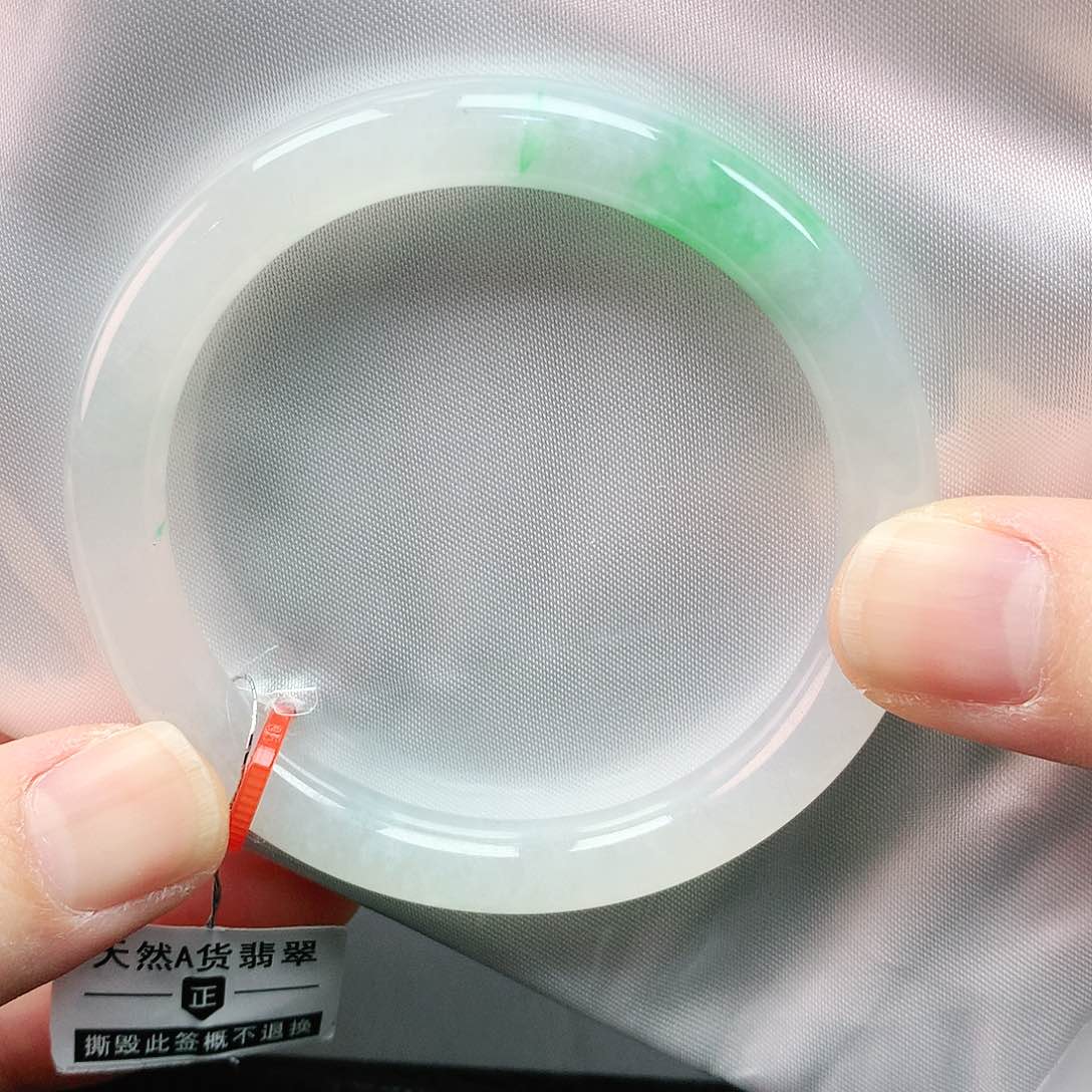 翡翠手镯未镶嵌53圆