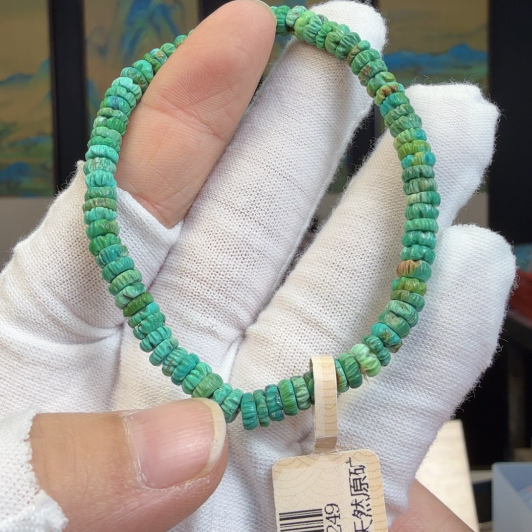 绿松石未镶嵌珠宝奇石