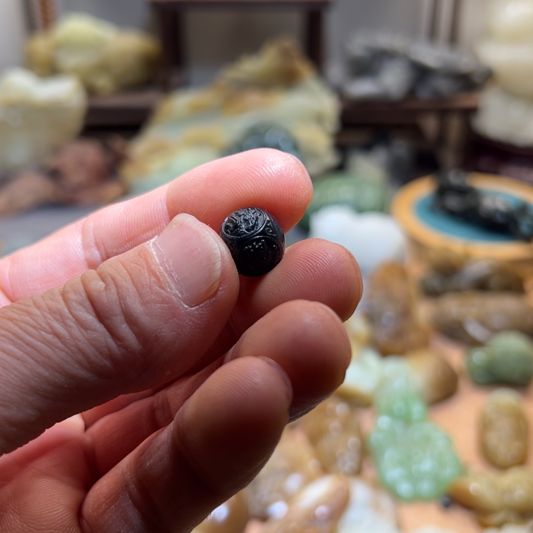 M***a和田玉未镶嵌颈饰