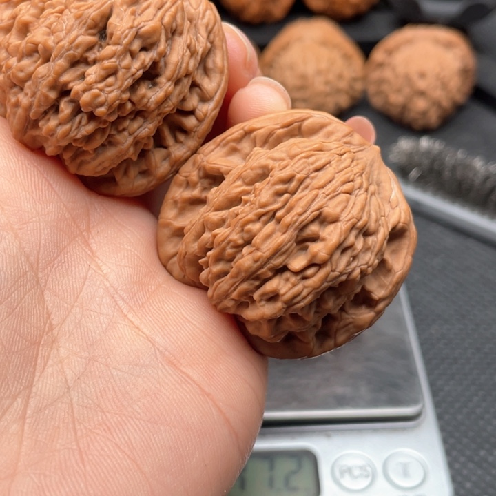 核桃手串/手链H****n虎头41尺有磕尖