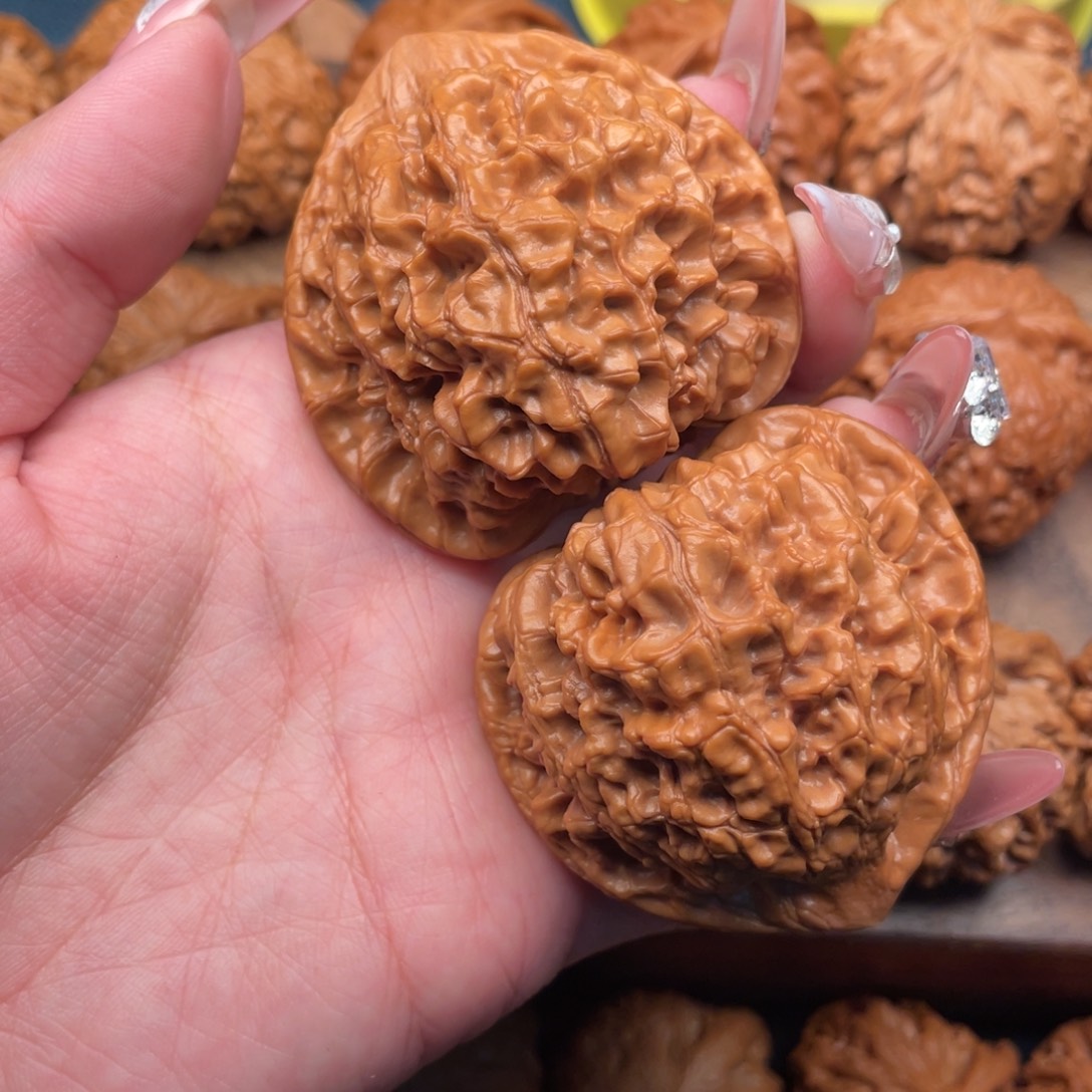 把件文玩核桃全品原桩桃心麒麟纹官帽52