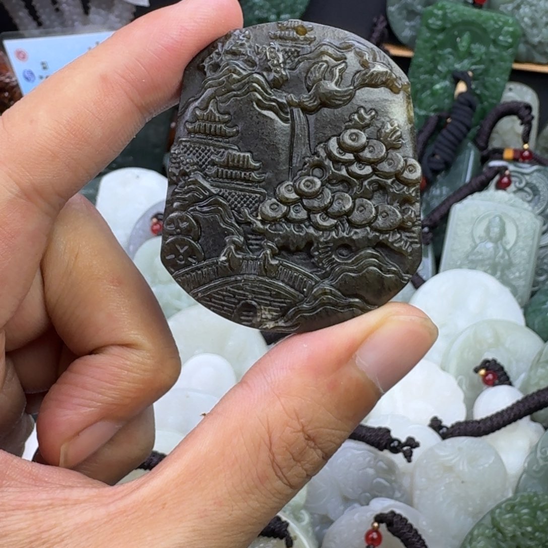 颈饰未镶嵌和田玉