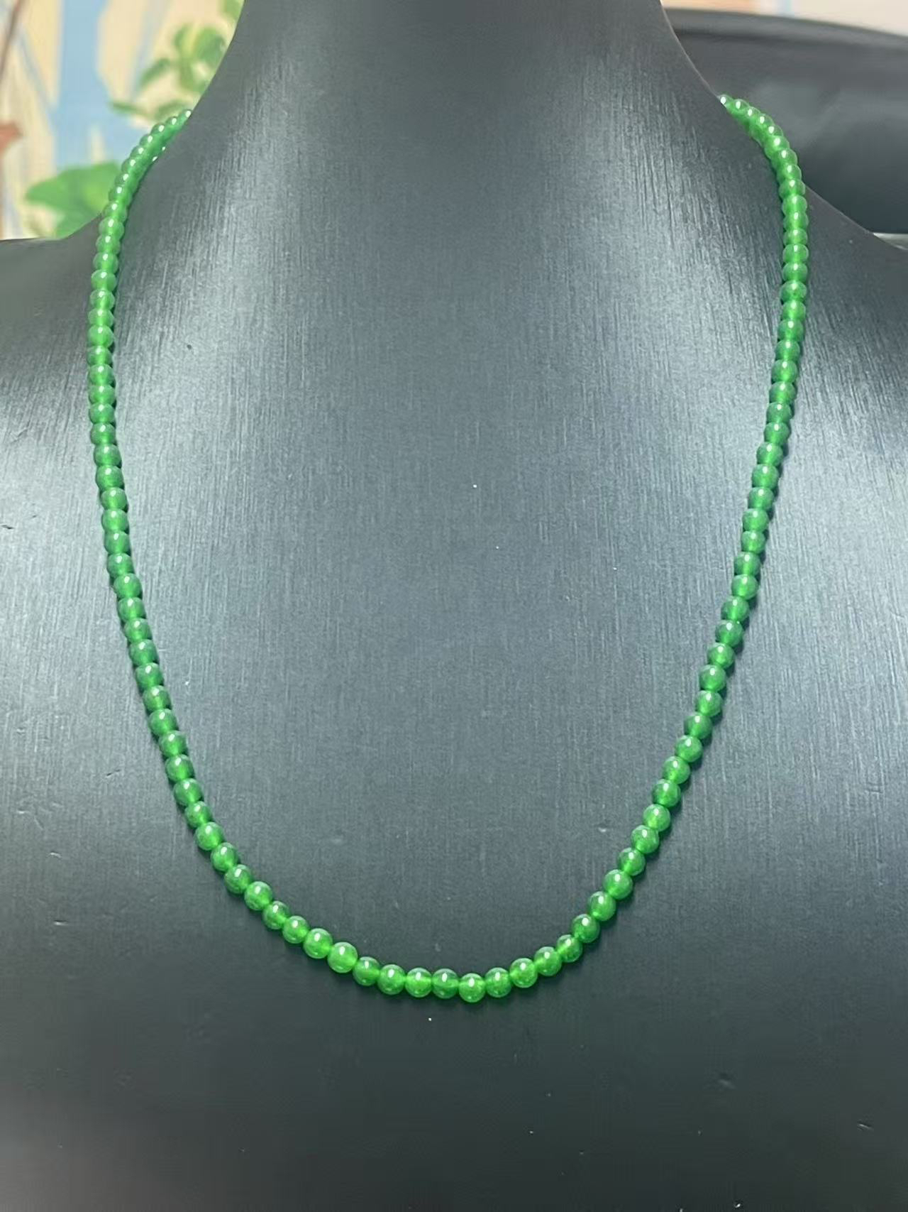翡翠项链气质时尚