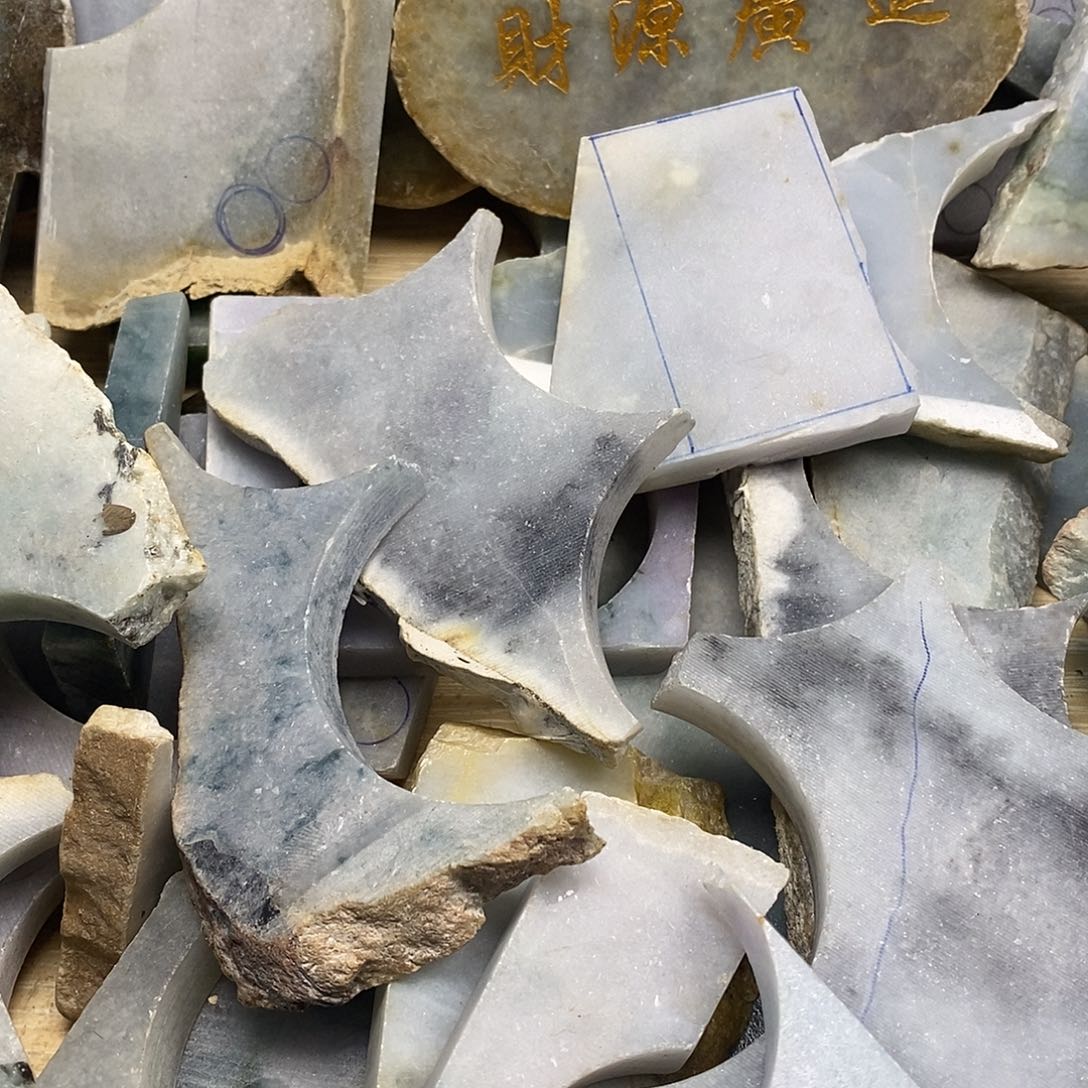 翡翠未镶嵌耳饰燕*毛