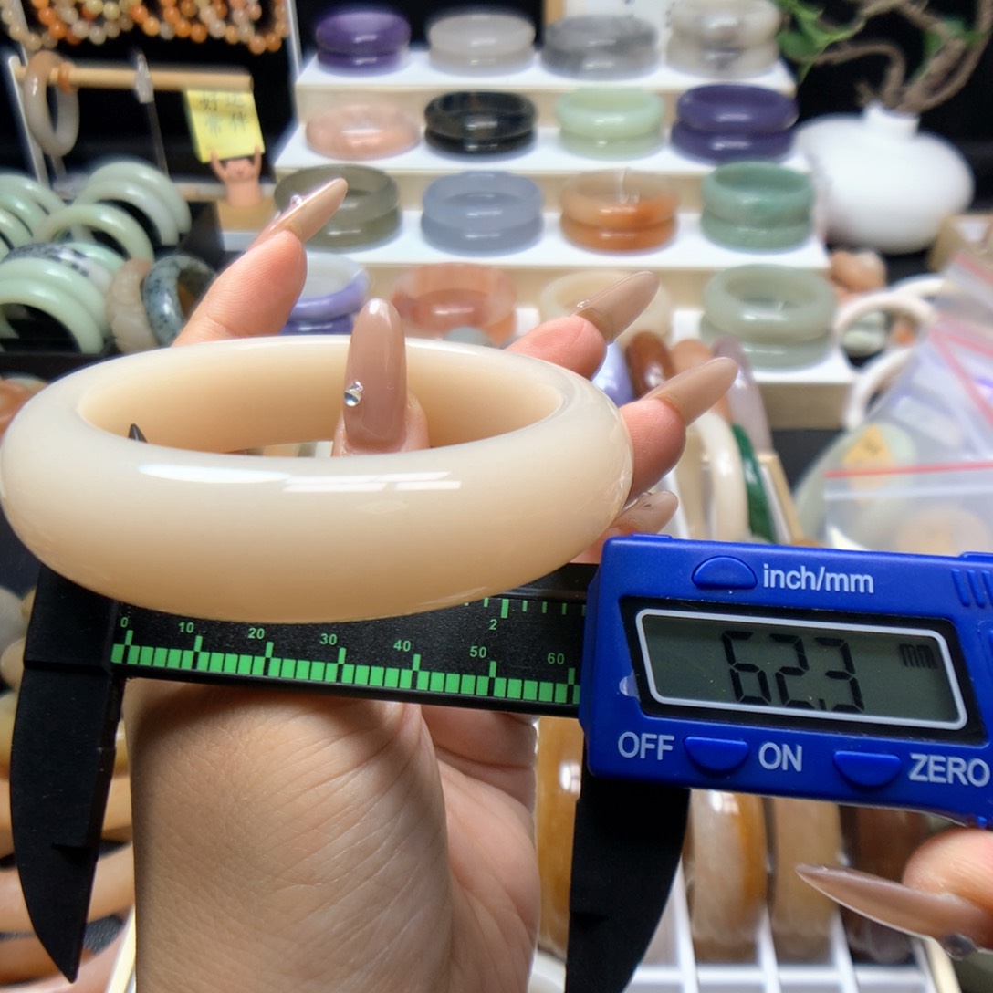 石英岩玉手镯未镶嵌*️****