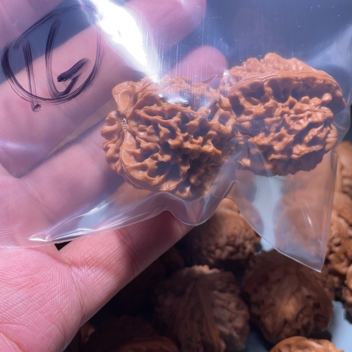 文玩核桃吊坠16呃呃呃