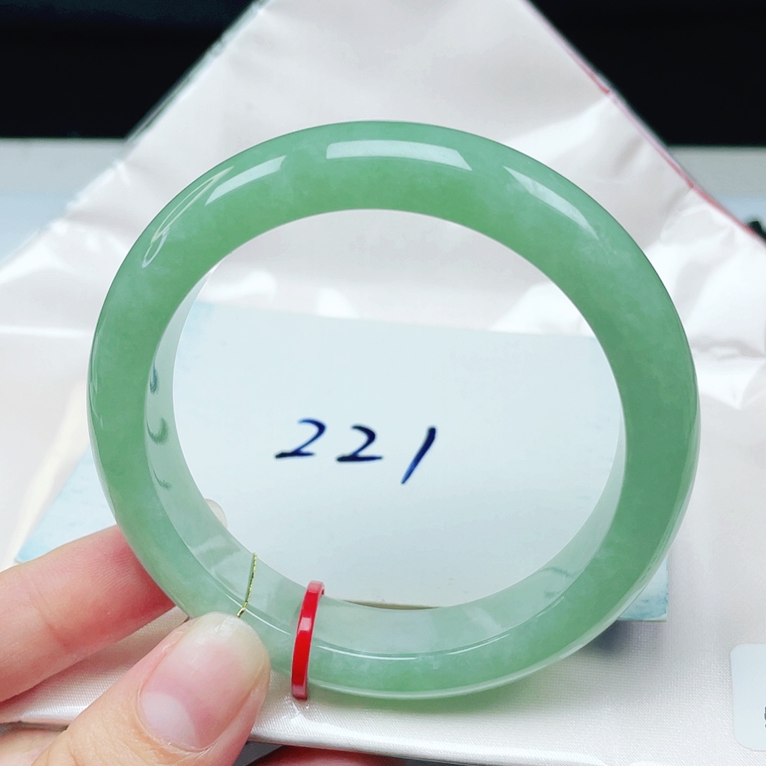 翡翠未镶嵌手镯正圈53.8