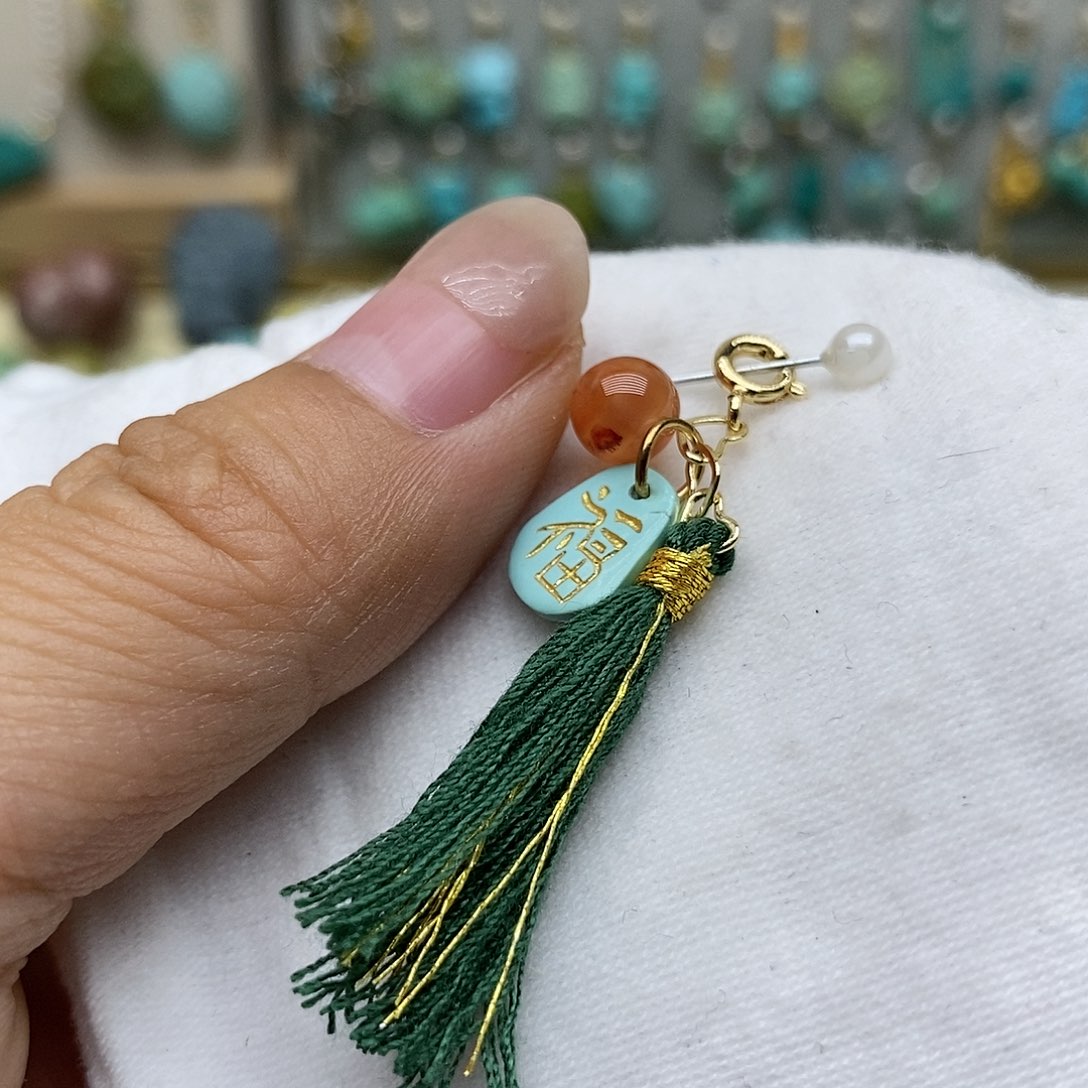 南红玛瑙配饰未镶嵌