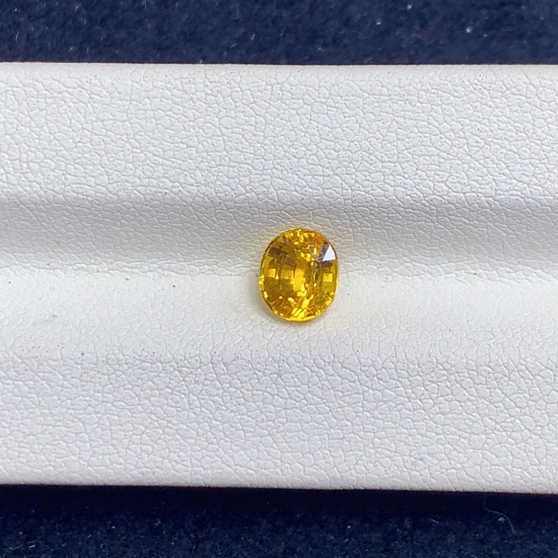 彩色蓝宝石裸石未镶嵌1.38ct 金丝雀色