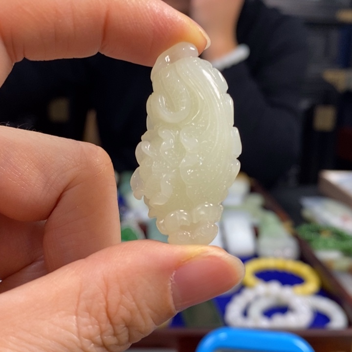 老***沈和田玉未镶嵌颈饰