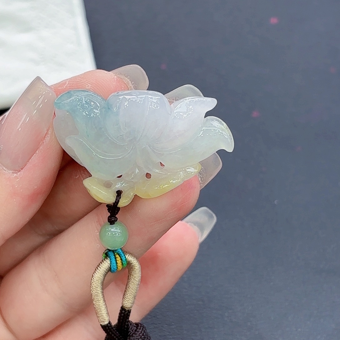 翡翠颈饰未镶嵌精品•莲花吊坠