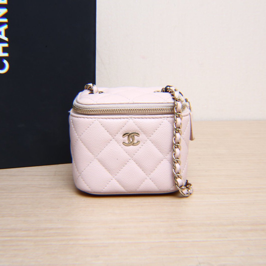 95新 Chanel/香奈儿 【小花Han】 方盒子化妆包 裸粉色金扣包