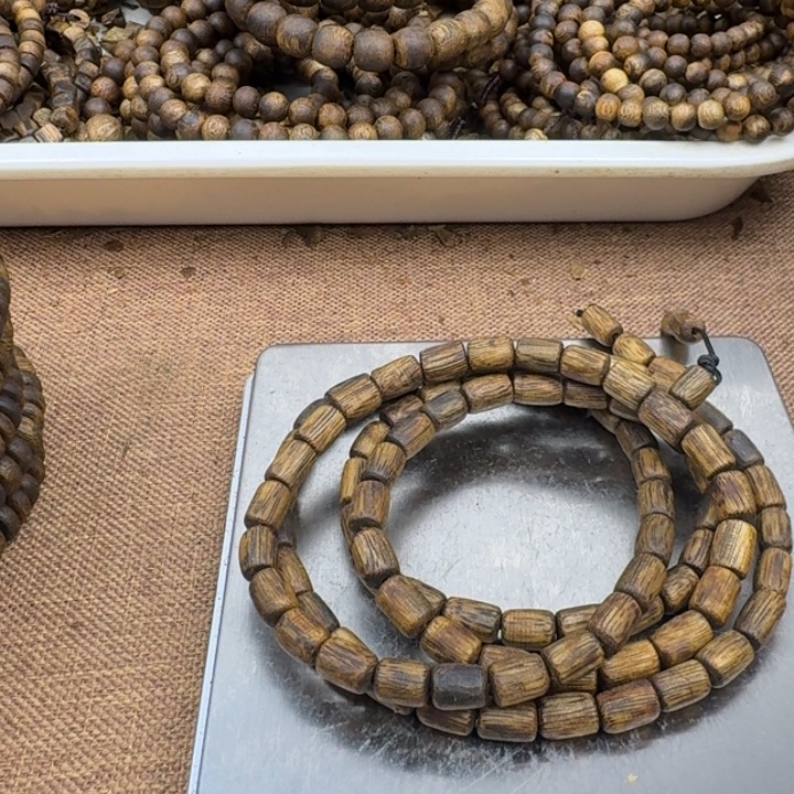 重***士沉香手串乌身手串14克