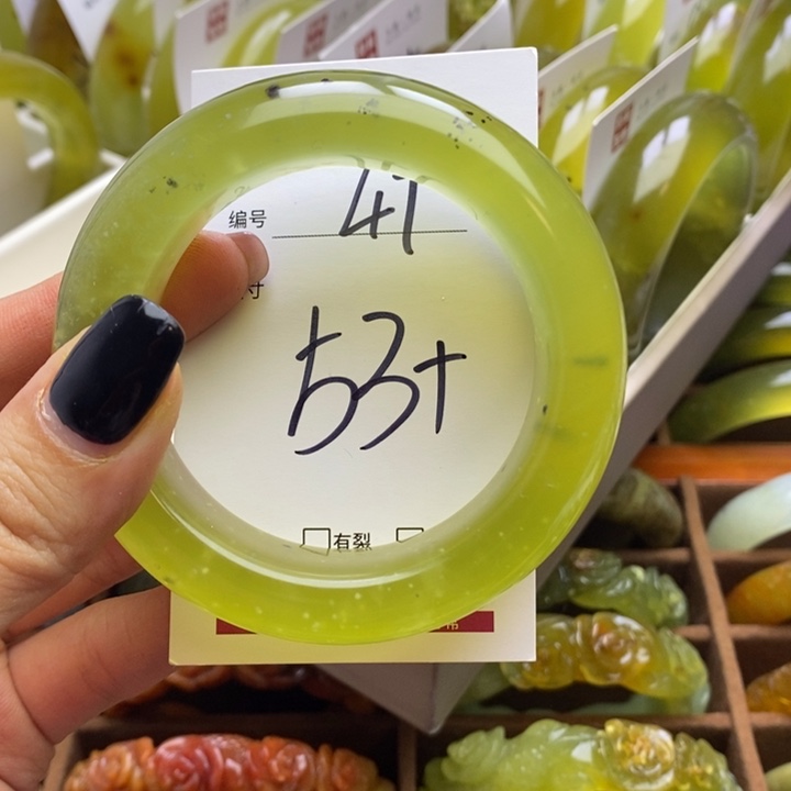 蛇纹石玉手镯未镶嵌