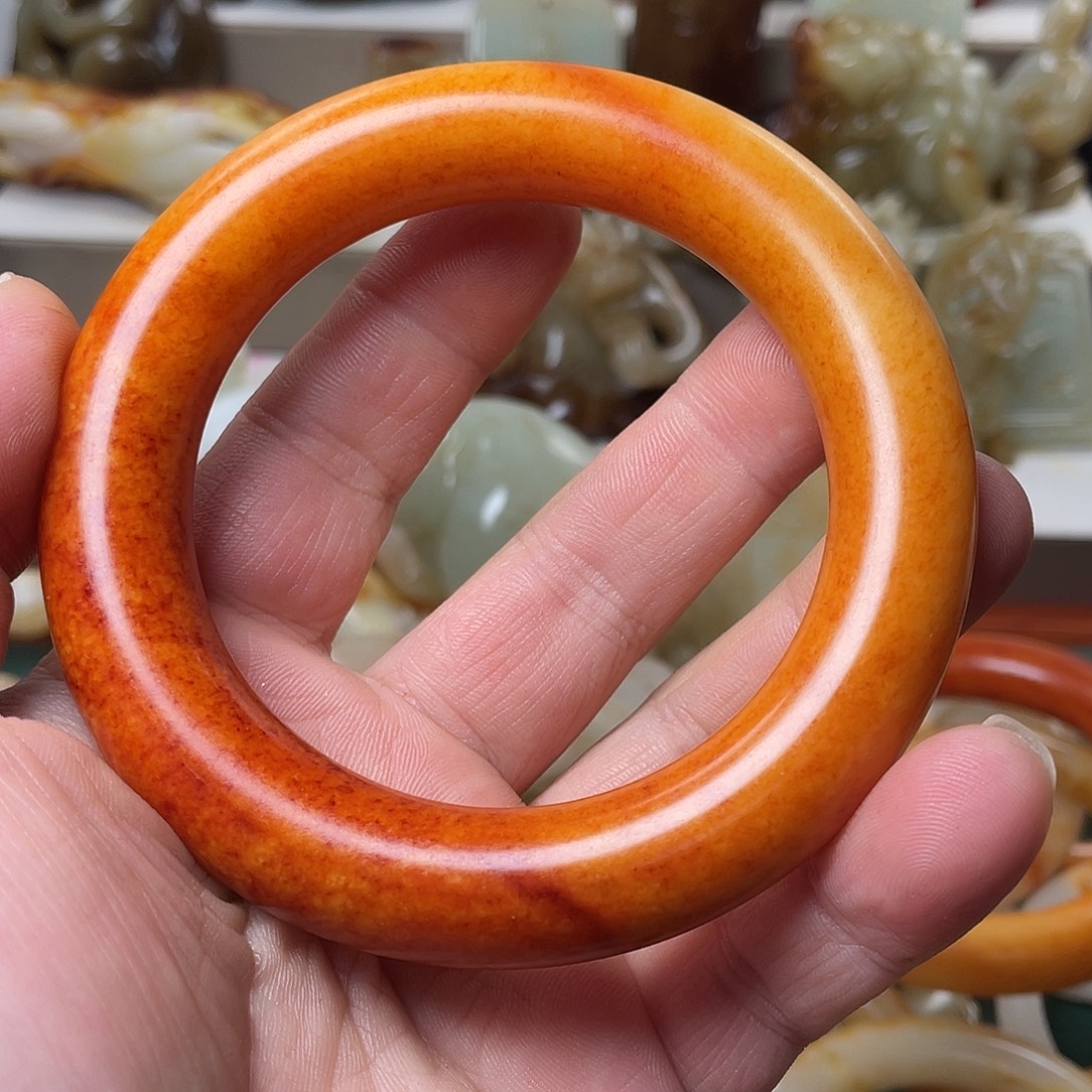 无***人和田玉未镶嵌颈饰