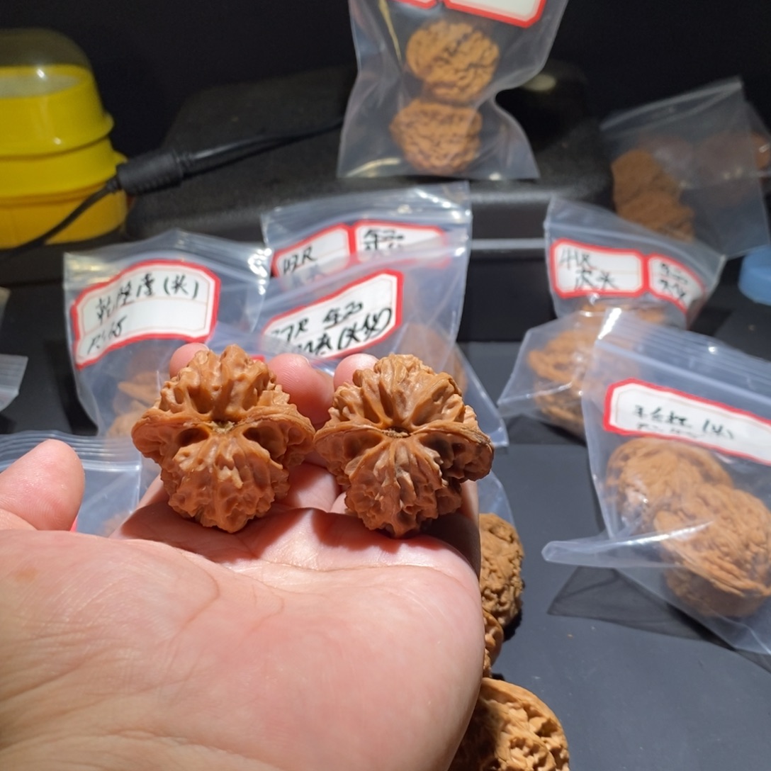 戚***闲吊坠文玩核桃40全品曹大龙