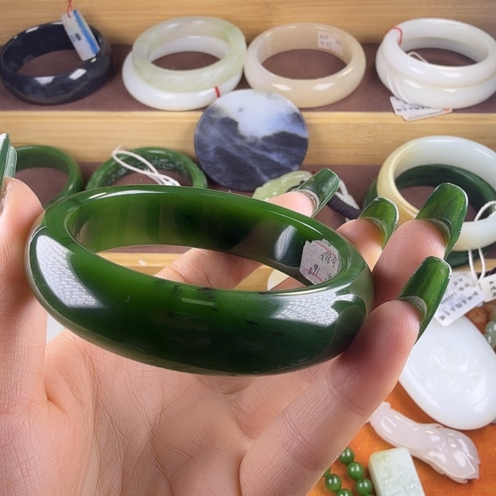 和田玉（糖玉）未镶嵌手镯