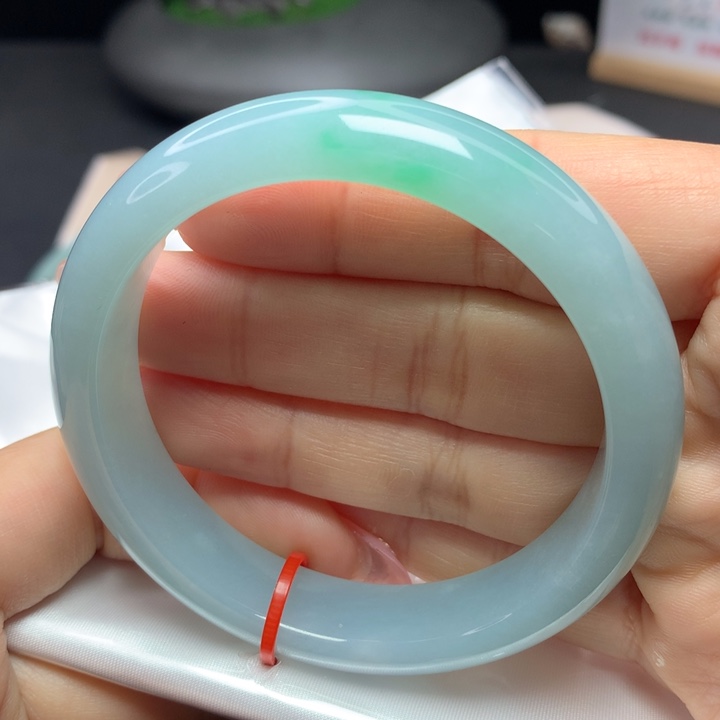 翡翠手镯未镶嵌57575858