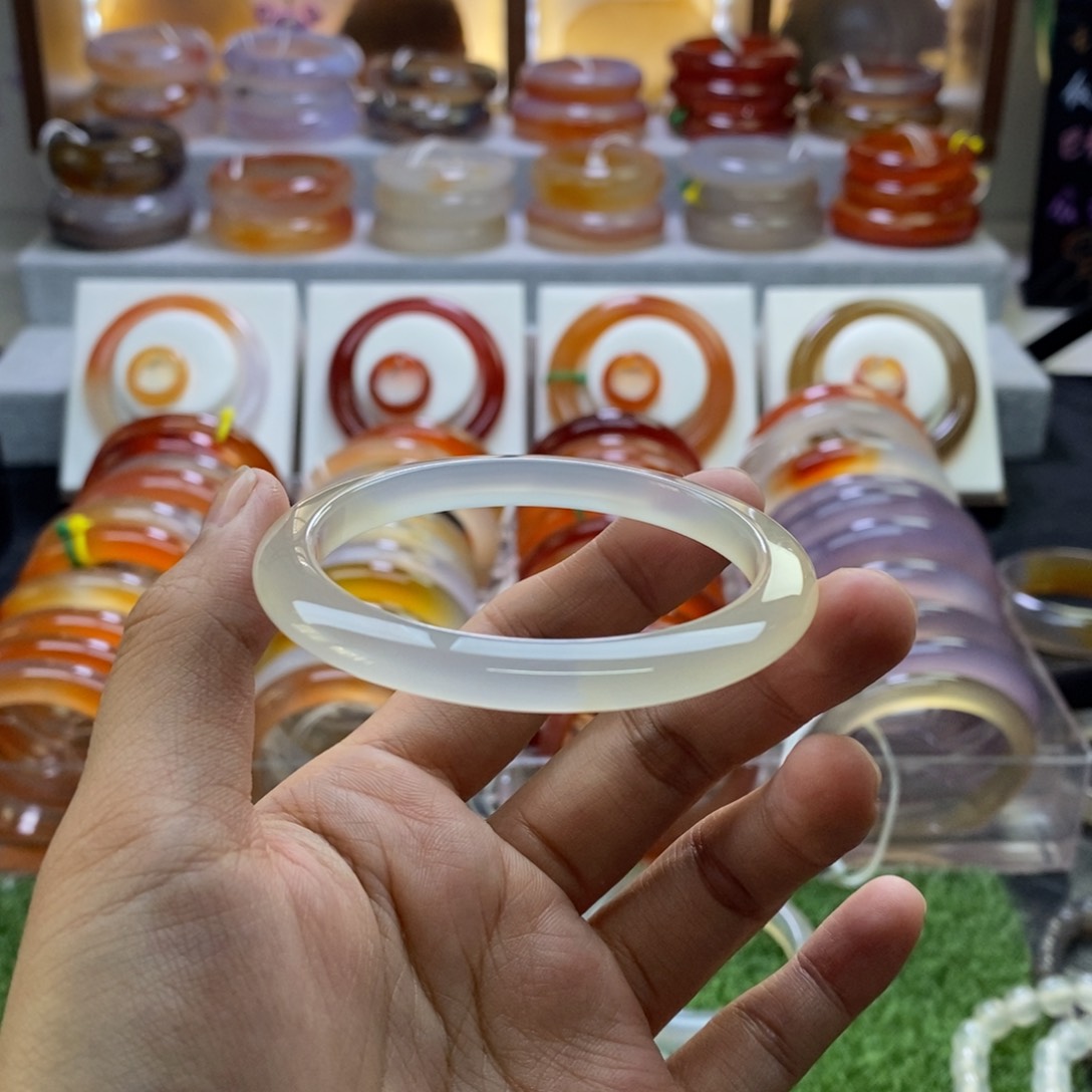 手镯玛瑙/玉髓未镶嵌Y****9