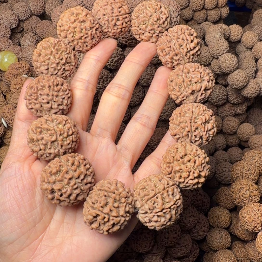 欢***在手串金刚菩提8瓣卡29尺，50号