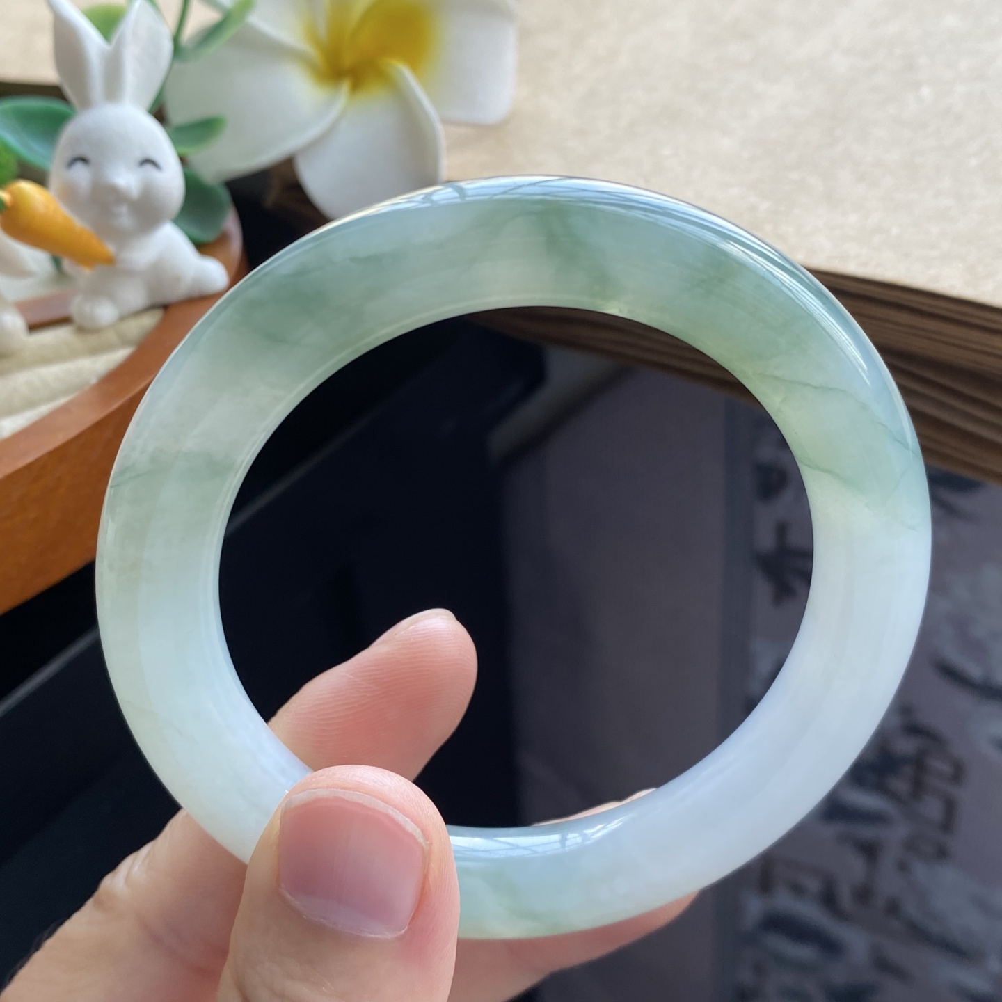 02.08批388号55.5-10.6-10.4！圆条冰油青飘花镯！天然翡翠手镯