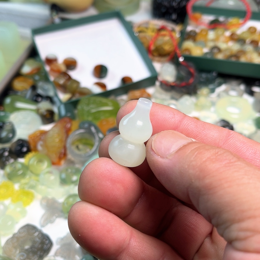 蛇纹石玉未镶嵌原石