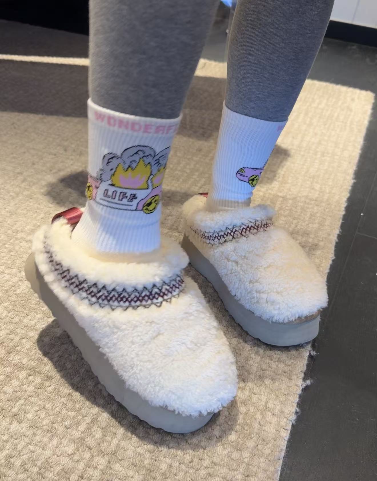 【BORAKOO】【吉莉】韩国东大门代购 粉色汽车中筒袜（一组两双）