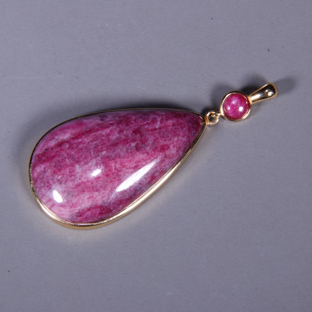 清 红宝石挂件 听雨轩 Z 88820