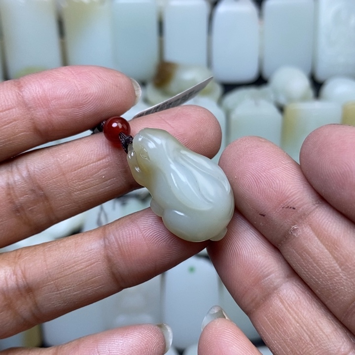 和田玉颈饰未镶嵌