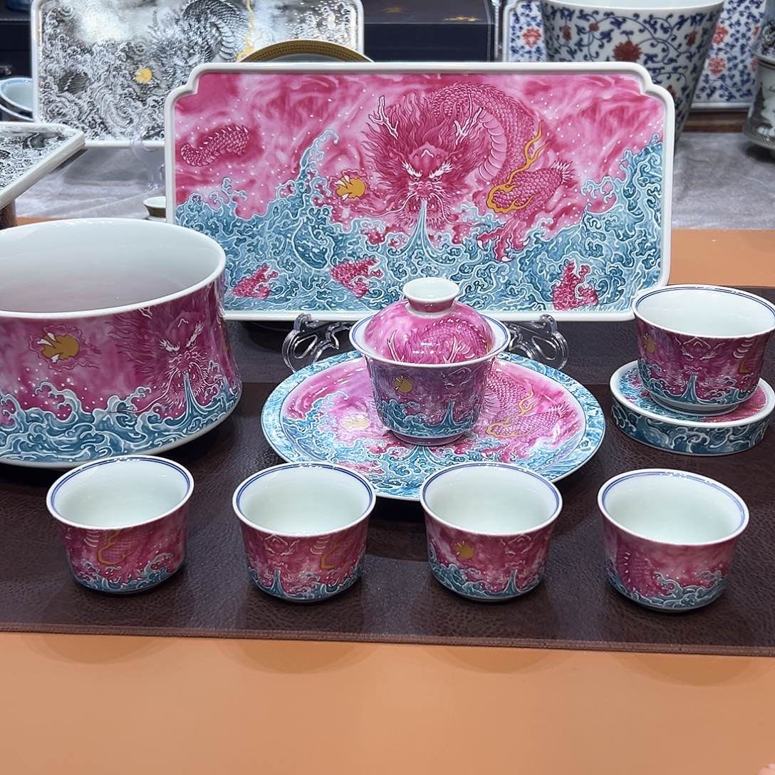 摆件景德镇陶瓷研究所工作的