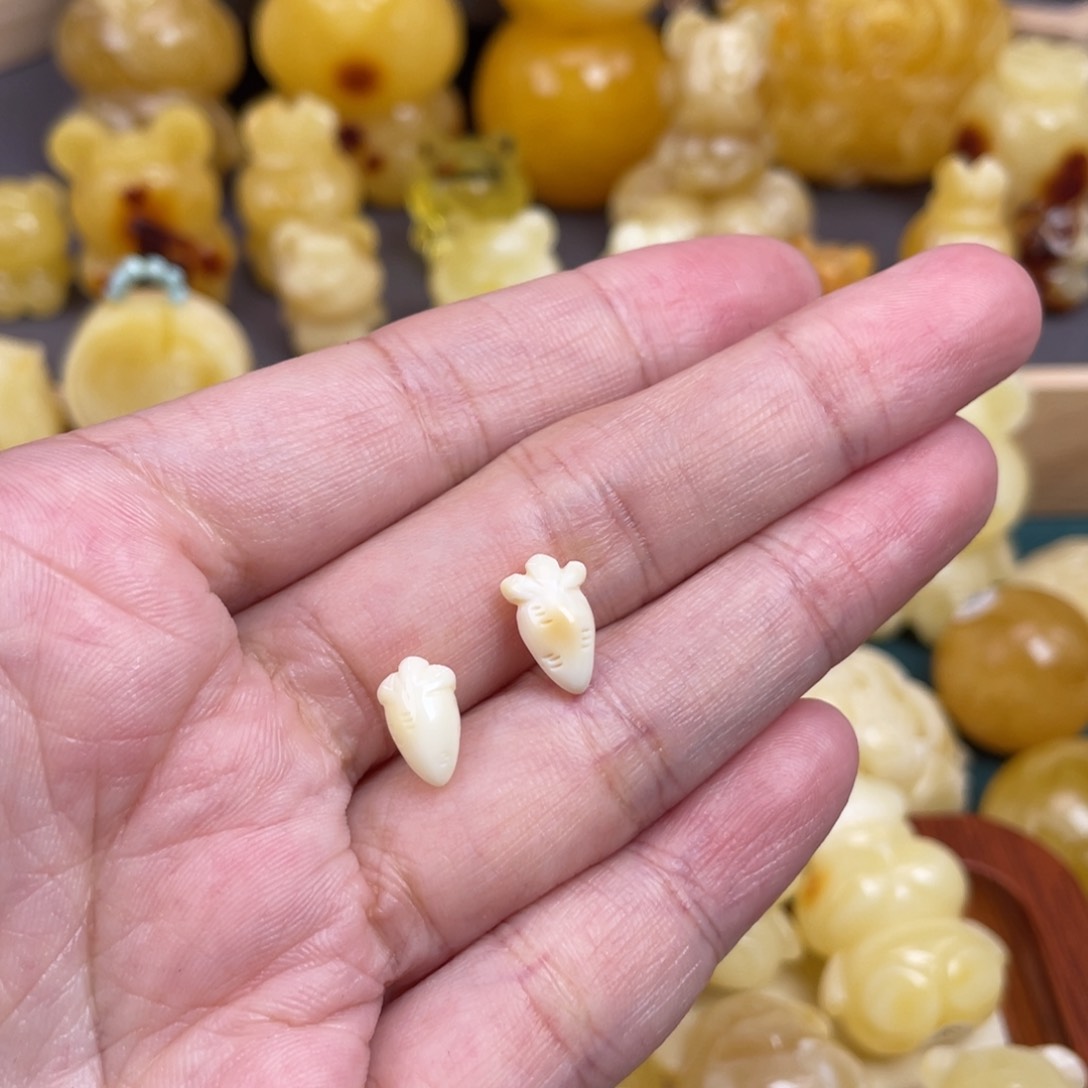 未镶嵌琥珀裸石蜜蜡