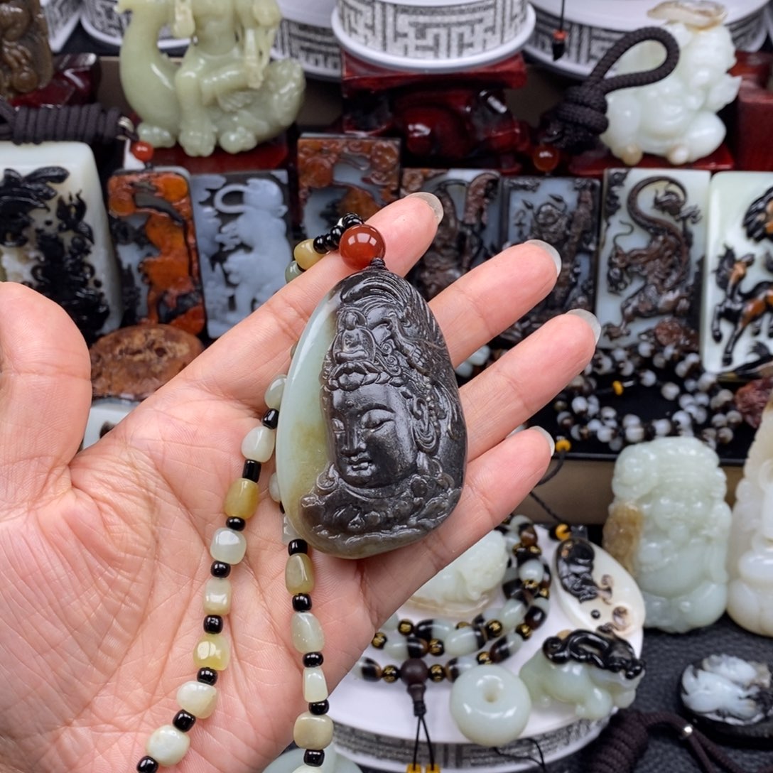 和田玉未镶嵌颈饰