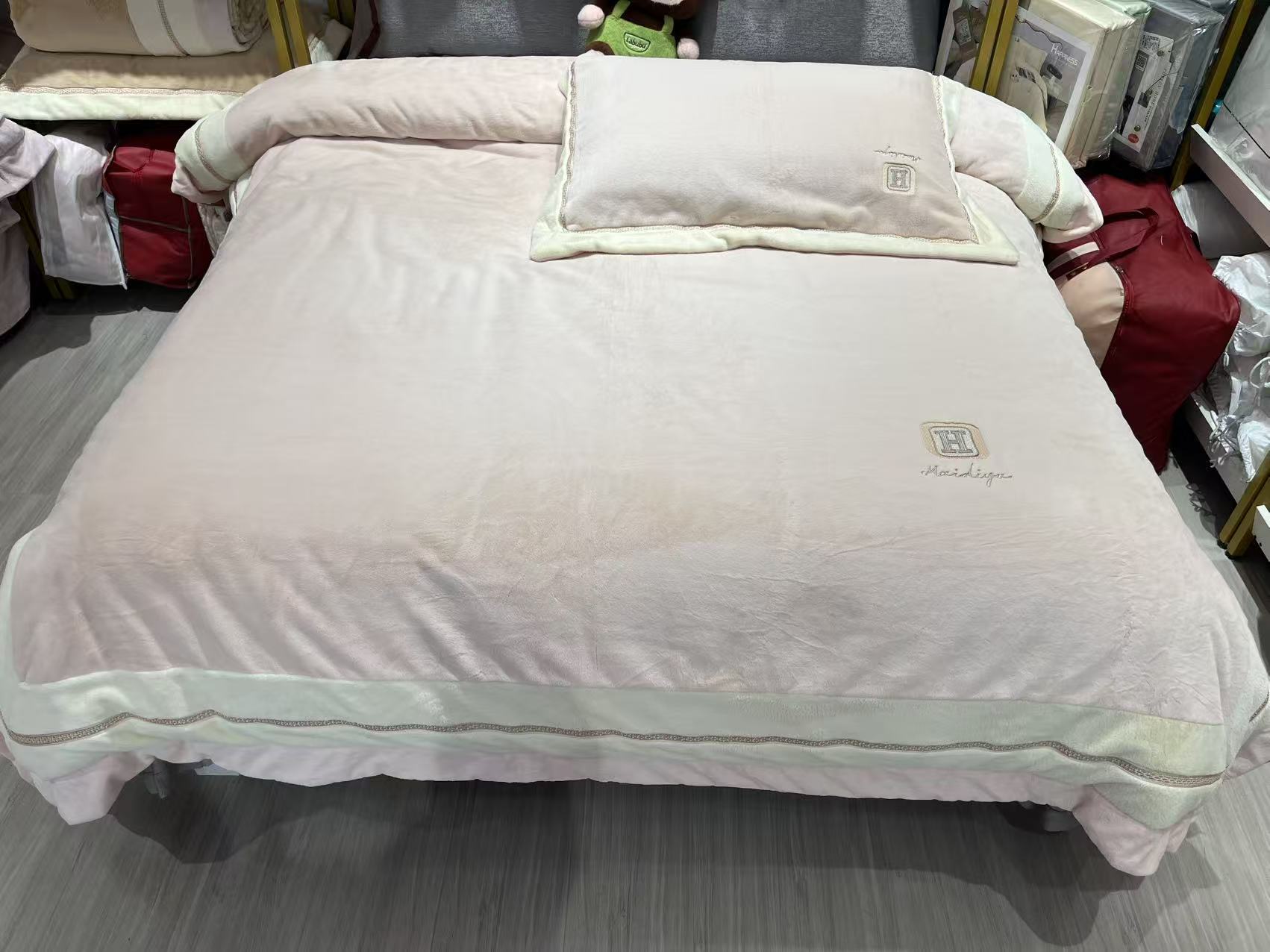 线下实体店高端兔毛绒四件套细腻柔软无静电亲肤舒适加厚被套