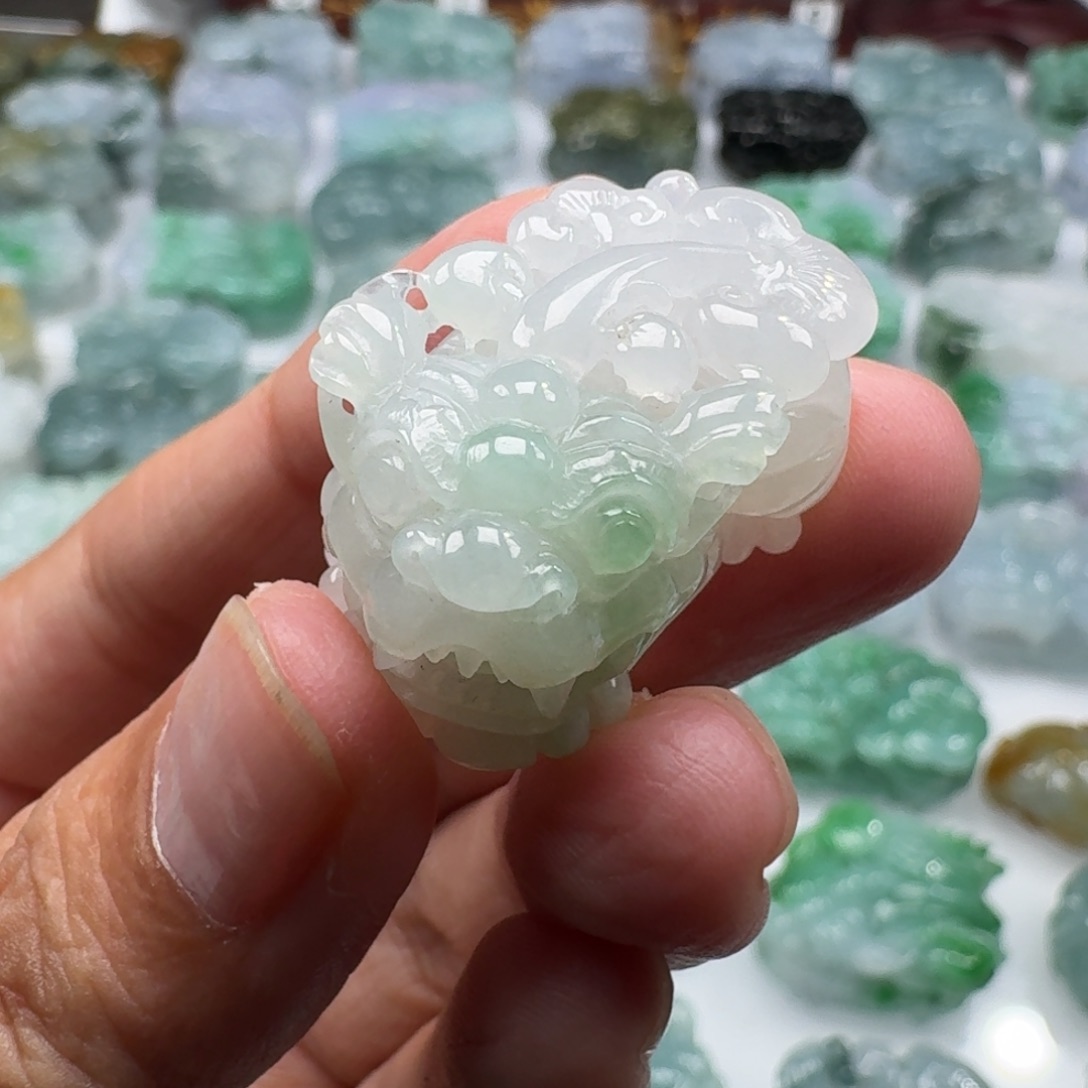 翡翠未镶嵌挂件貔貅