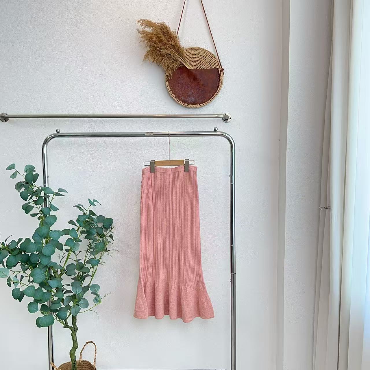 7586贝粉色羊毛半裙