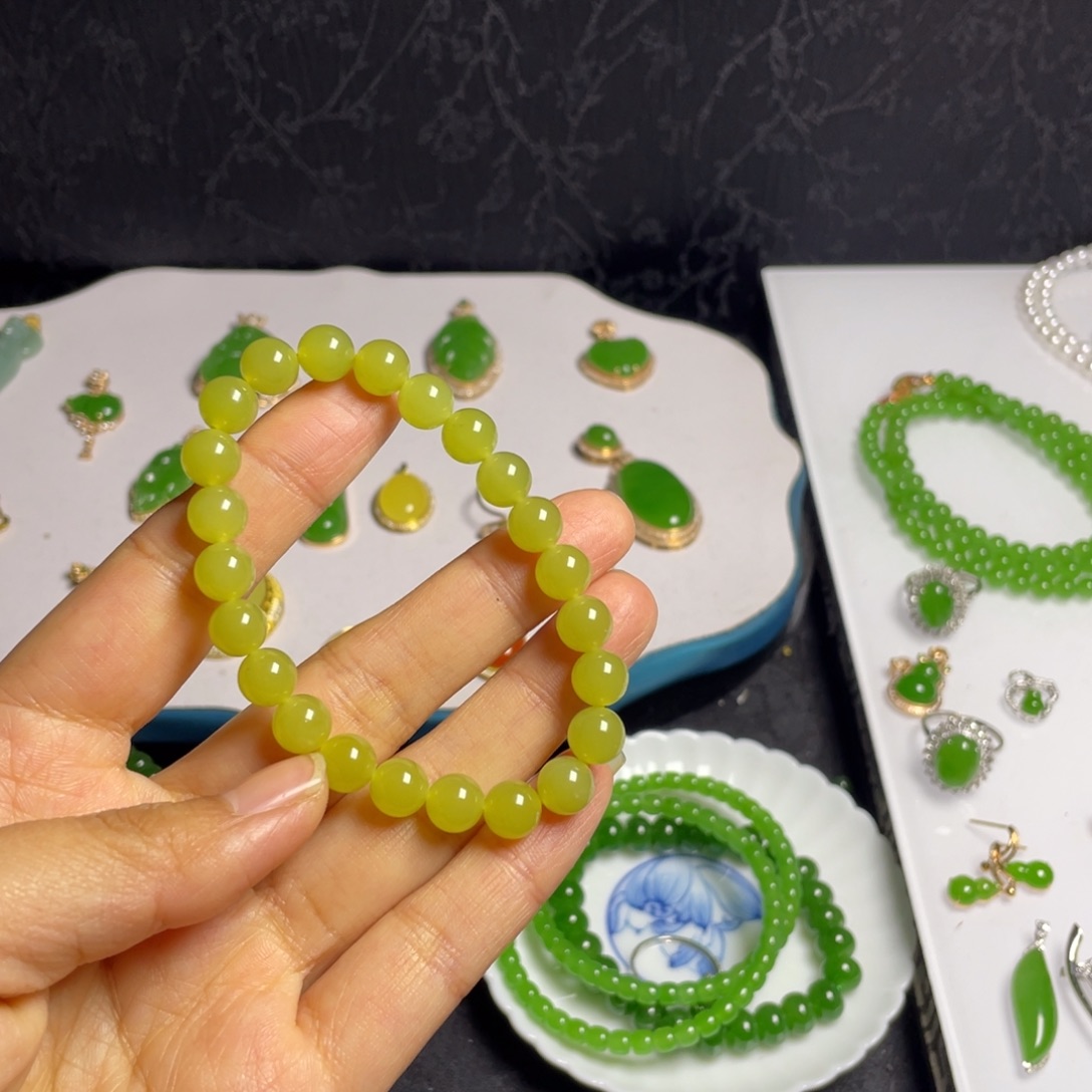 和田玉未镶嵌手串