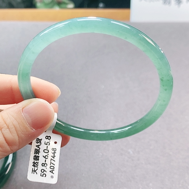 【闪购商品】翡翠手镯（圆镯）未镶嵌