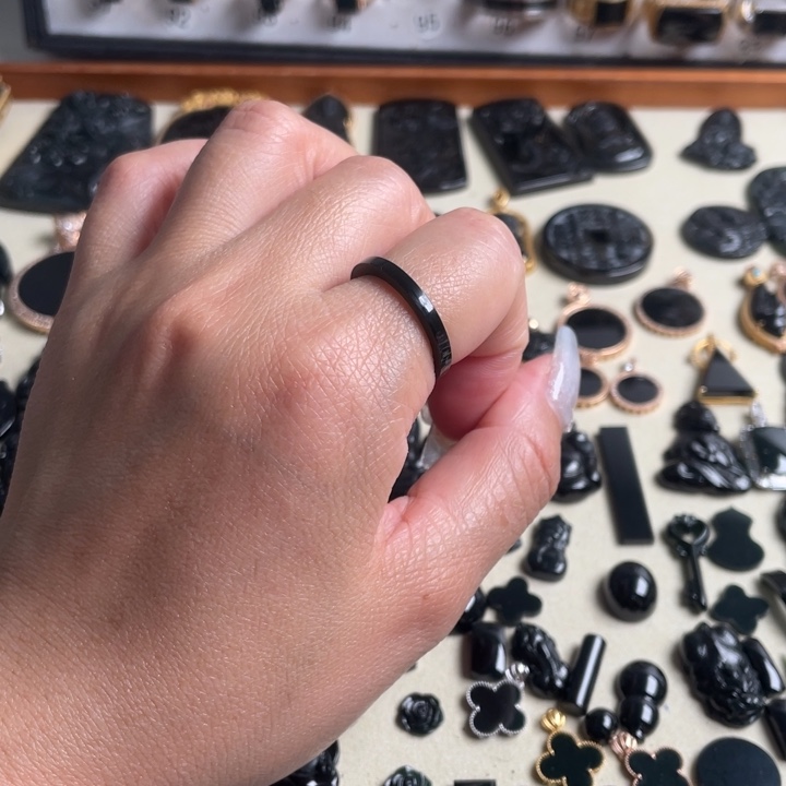 翡翠颈饰未镶嵌博*未镶嵌