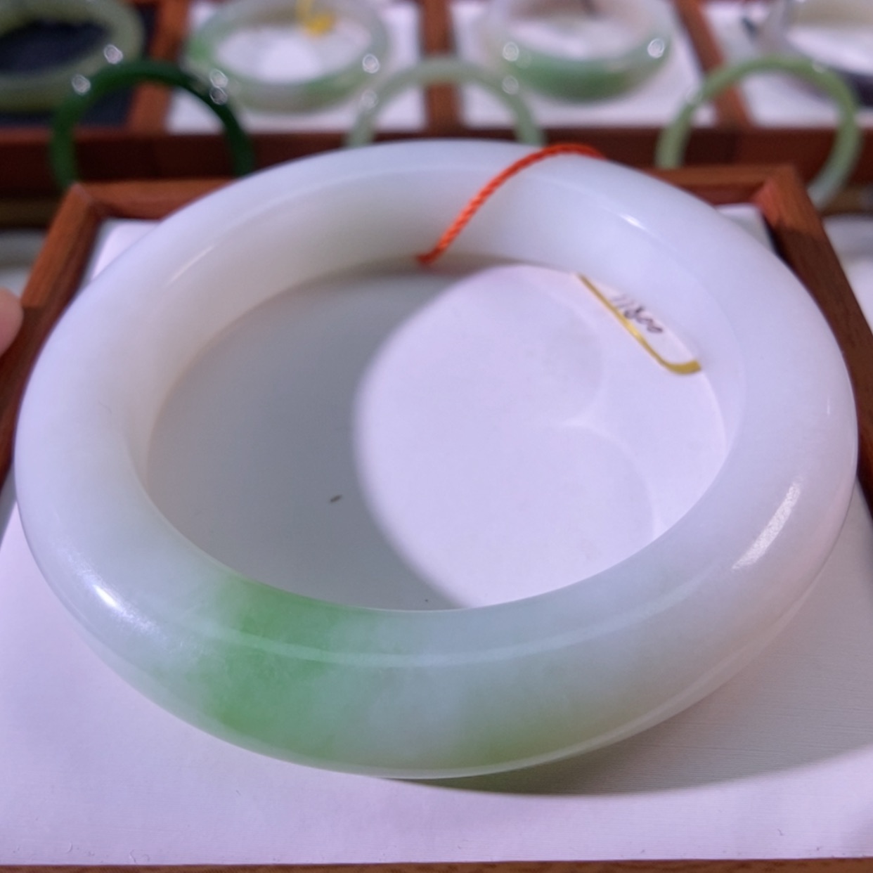 【闪购商品】未镶嵌手镯和田玉（翠青玉）