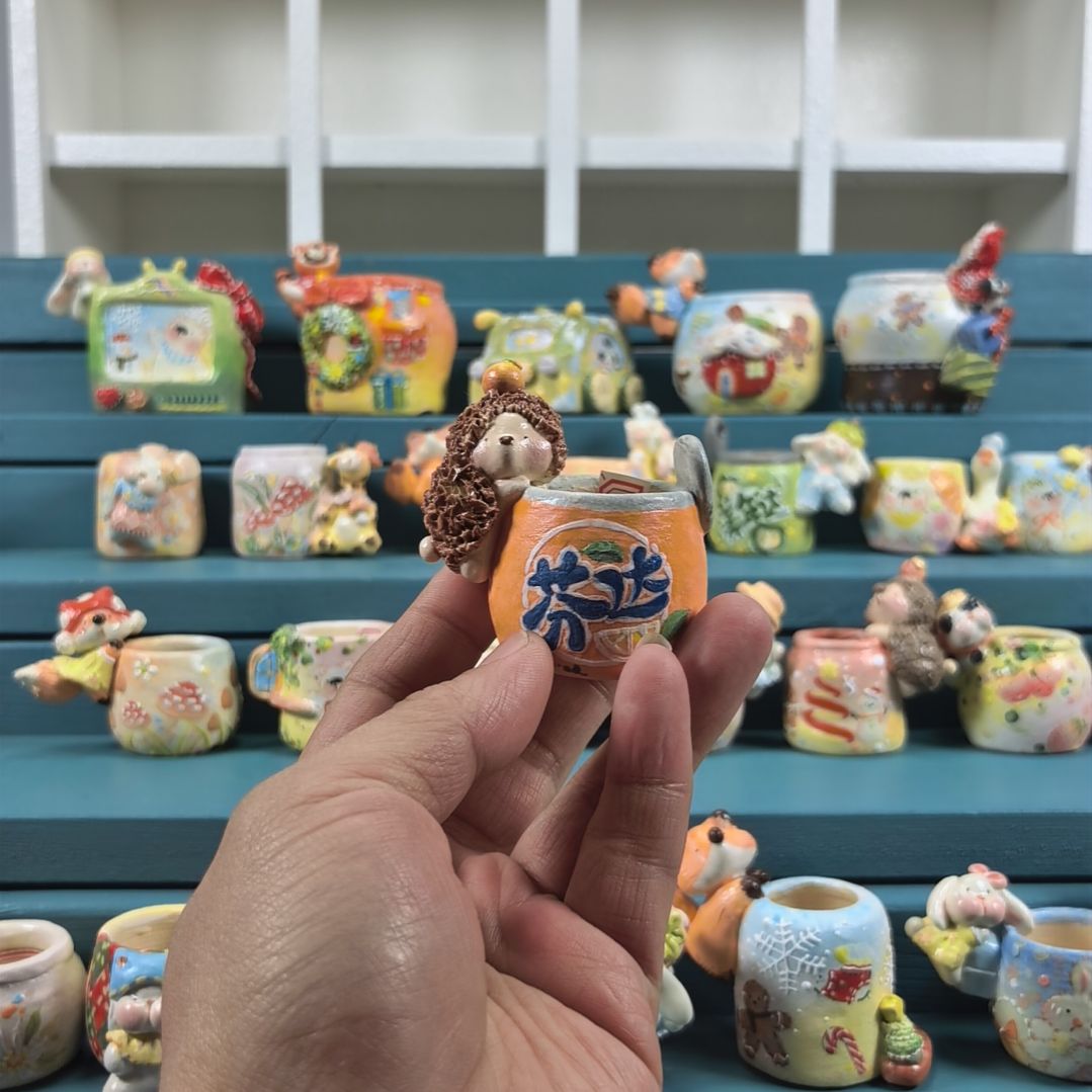 迪***巴精品易拉罐 刺猬 芬达 手绘多肉花盆