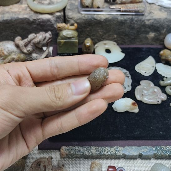 用***4和田玉未镶嵌挂件