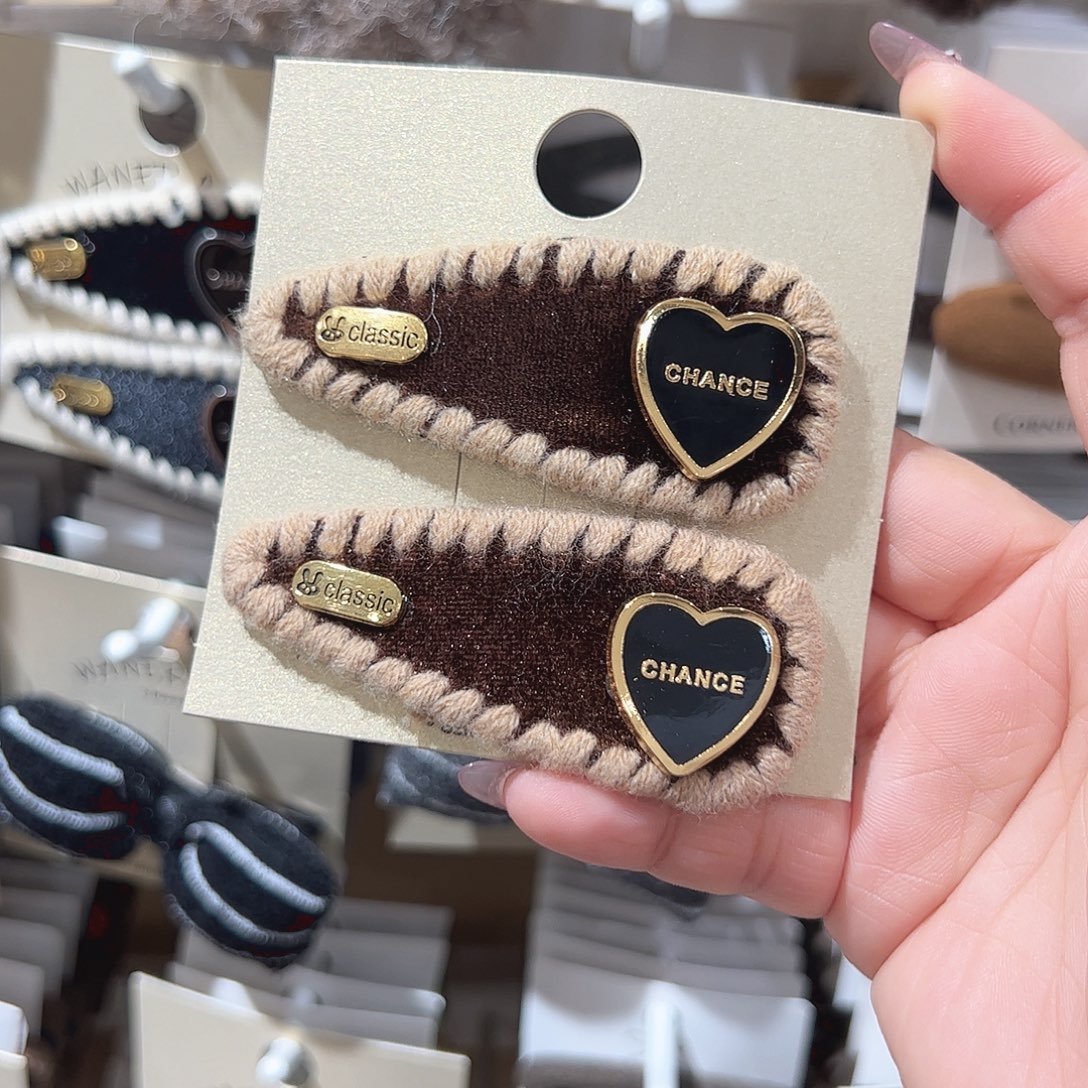 非金属咖色爱心丝绒掰掰一对