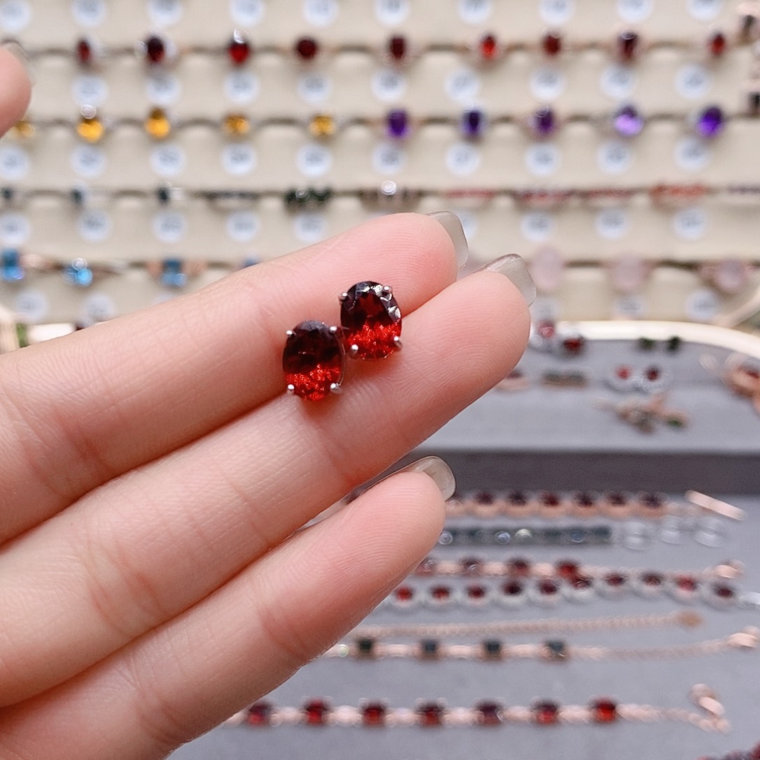 石榴石耳钉银S925镶嵌耳钉