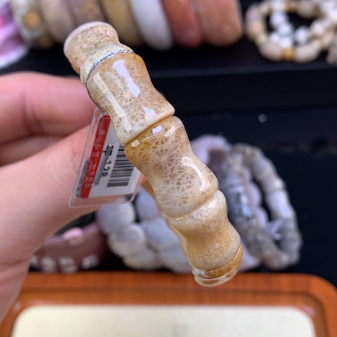 硅化珊瑚（珊瑚玉）未镶嵌颈饰34号全满蕾丝花